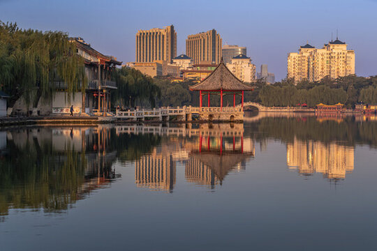 大明湖風(fēng)光