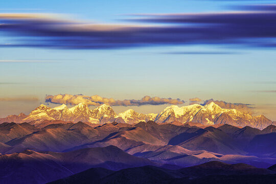 貢嘎雪山