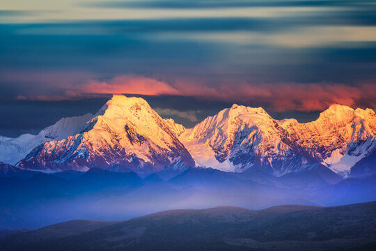 貢嘎雪山