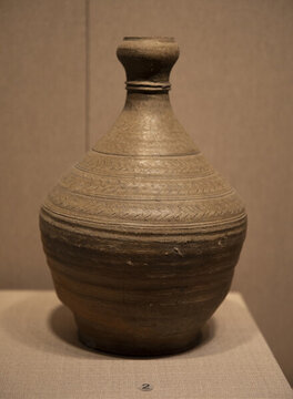 東漢釉陶壺