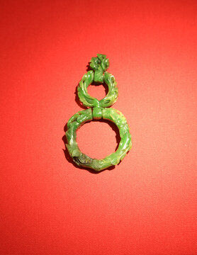 碧玉雕花葫蘆形連環(huán)