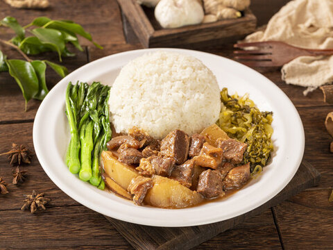 牛腩飯