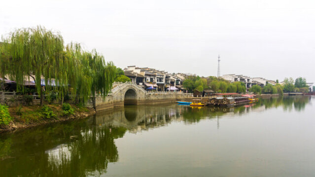 古鎮(zhèn)湖景