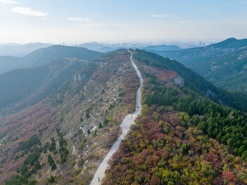 航拍濟(jì)南蚰蜒山紅葉