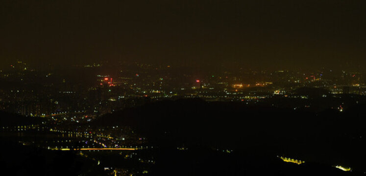城市夜景燈火萬家