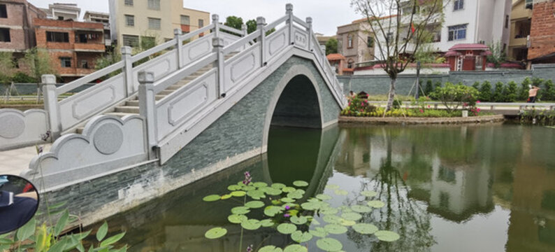 小橋湖水