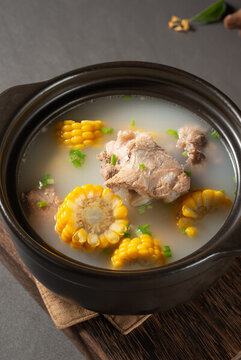 玉米龍骨湯
