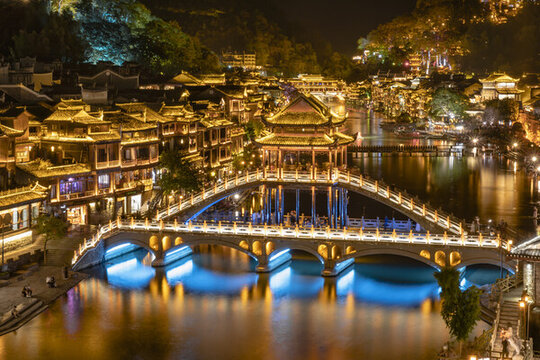 鳳凰古城的夜景