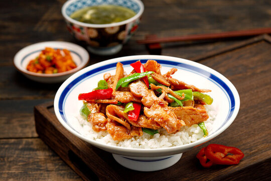 川椒雞腿肉飯便當(dāng)