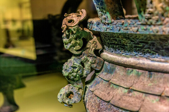 上海博物館春秋交龍垂鱗紋鼎