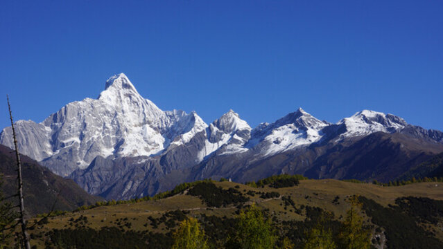 四姑娘山全景