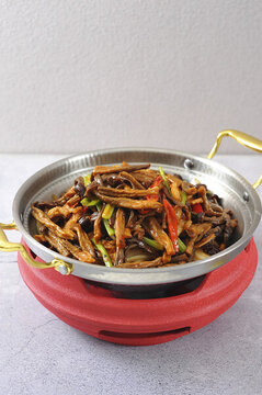 干鍋鹿茸菌
