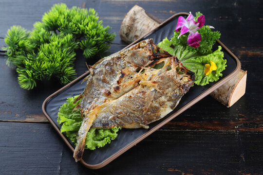 煎黃花魚