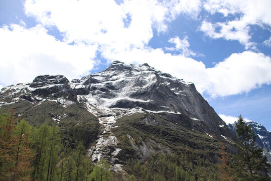 中國川西高原四姑娘山雪山