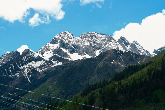 中國川西高原四姑娘山雪山