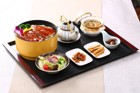 蒲燒鰻魚(yú)飯
