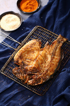 烤鯽魚