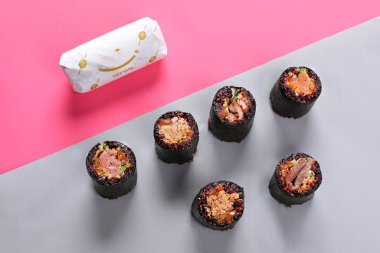 黑米飯團(tuán)海報(bào)