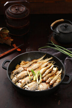 燜雜魚(yú)