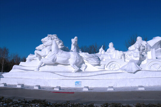 歡樂(lè)頌雪雕