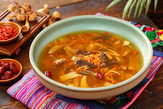菌菇養(yǎng)生湯