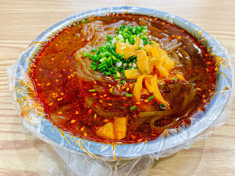蔥花麻辣粉絲酸辣粉