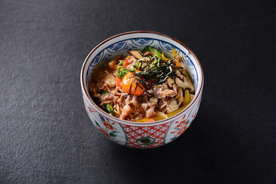 牛肉蓋飯