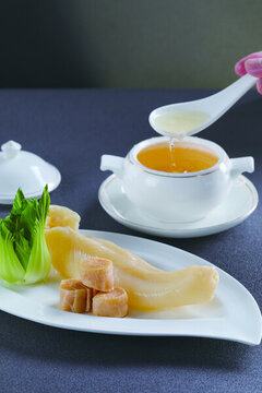 瑤柱花膠湯