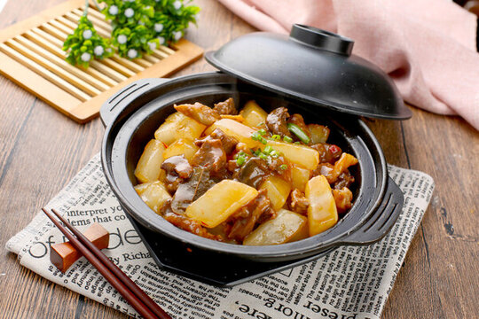 蘿卜牛腩煲