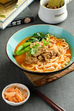 泡菜肥牛湯烏冬面