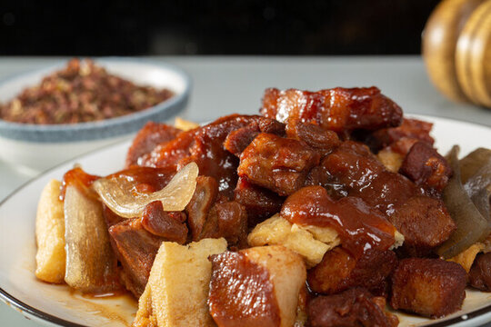 豆泡紅燒肉