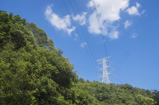 高山之上的鐵塔