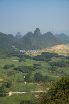 農(nóng)業(yè)農(nóng)村青山然喀斯特地貌
