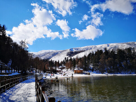 高山湖泊