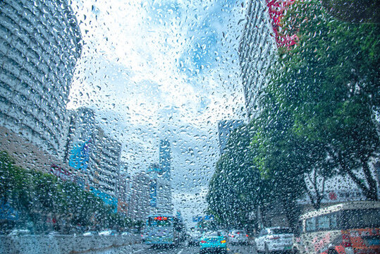 雨天的華強北