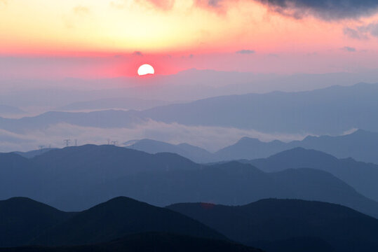 山頂日出