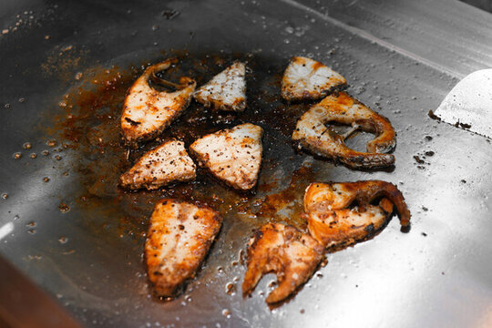 鐵板燒魚排鐵板鱈魚排日料美食