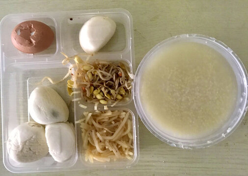 方艙的早飯