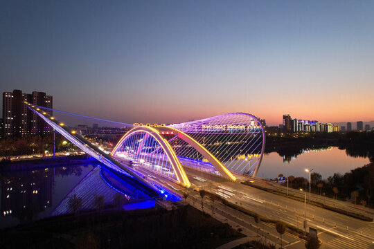 寧夏銀川鳳凰橋夜景城市地標(biāo)