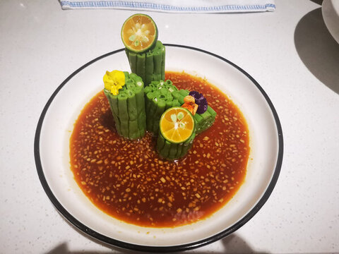 澆汁秋葵