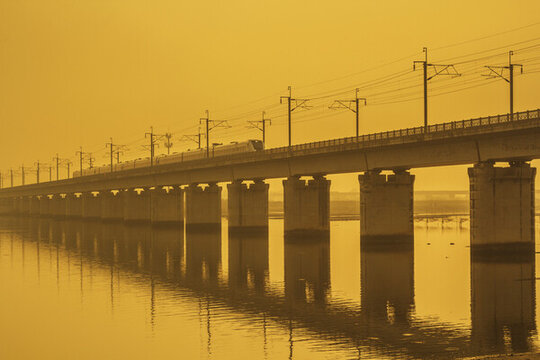 晨曦動(dòng)車