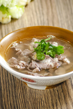 生汆羊肉湯