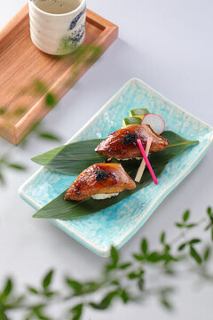 烤鰻魚(yú)壽司