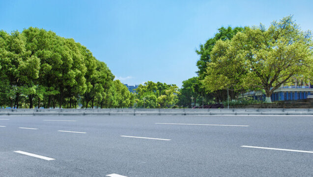 城市公園與瀝青道路