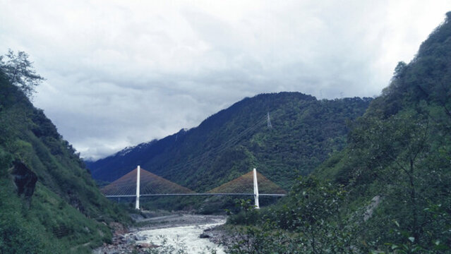 西藏大橋