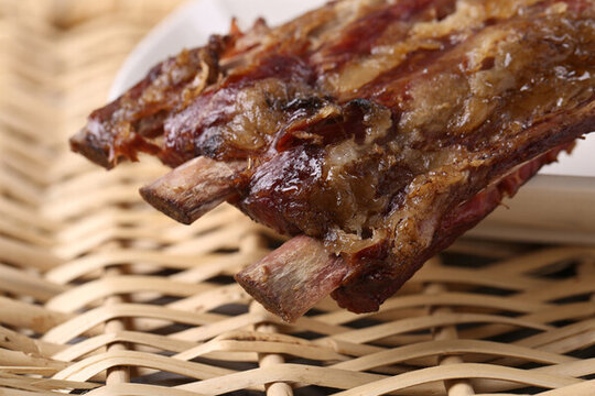 臘肉排骨
