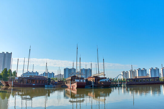 夏日城市休閑廣場(chǎng)