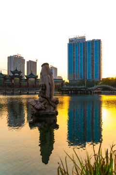 婁星廣場(chǎng)夕陽湖景