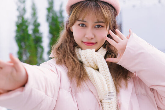 戴著圍巾的美少女