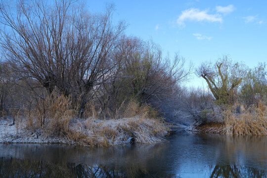 初冬的小河